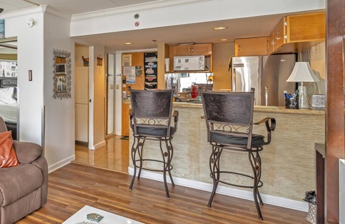 Waikiki Condo | Ocean & Ocean View-Fully Equipped Condo at the Fabulous Ilikai Aug/Sep Special