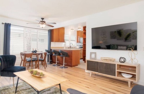 Kailua-Kona Condo | Ocean Sunsets and Waking Up to the Sounds of Waves