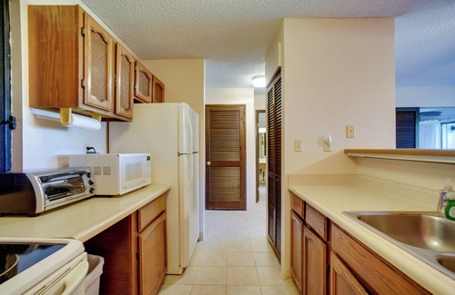 Maunaloa Condo | Ocean-View Condo w/Pool in Maunaloa!