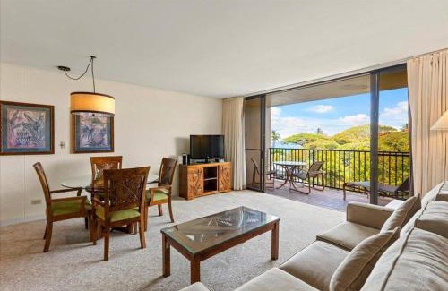Honokowai Apartment | OCEAN VIEW condo with private balcony on 4th floor