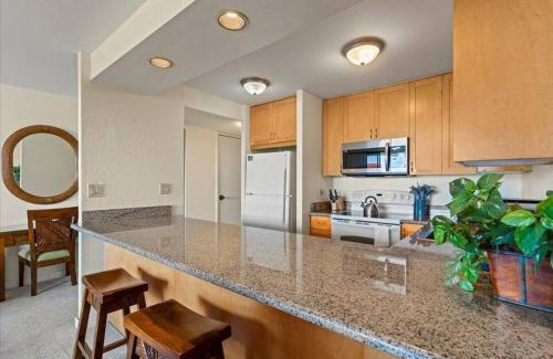 Honokowai Apartment | OCEAN VIEW condo with private balcony on 4th floor