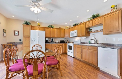 Kahaluu Bay Condo | 🏖️Ocean View | WIFI | Steps to Snorkeling Beach