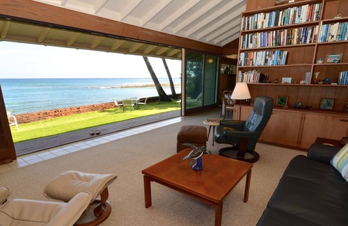 Haleiwa House | Oceanfront Home on White Sand Beach (legal licensed short stay)