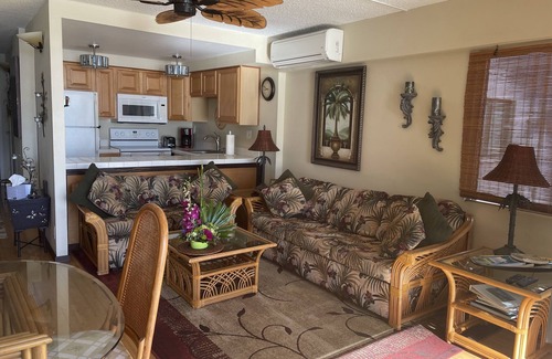 Maalaea Condo | Oceanfront, Luxurious Bed & Bedding, Air Conditioned, fast WiFi!