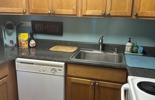 Historic Kailua Village Condo | Oceanfront -Waterview 1 BedroomCondo Heart of Town at Kona Plaza walk to Ironman