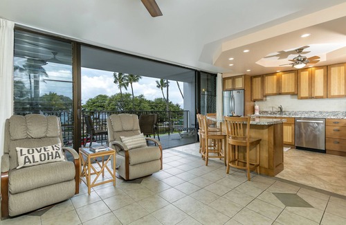 Kihei Condo | Oceanview Condo Across from Kamaole Beach III | Updated Kihei Getaway