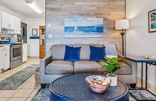 Kahana Condo | Only 10 Feet from the Ocean! Fresh and Updated Pohailani 102 Studio - Sleeps 2