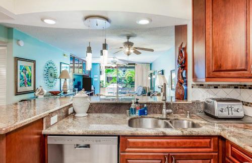 Kahaluu Bay Apartment | Paradise Found at White Sands Village 105