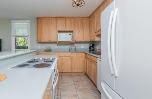Kahuku Apartment | Plumeria Tree Hale - Golf Course View - Sleeps 4