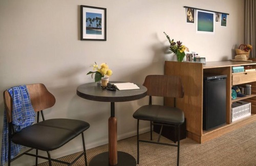Historic Kailua Village House | Poolside Peace Meets Island Play—Your Kona Getaway Starts Here l 4 Rooms