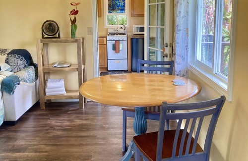 Pahoa Cottage | Puna Rainforest Retreat Hotspring - Purple Passion Cottage