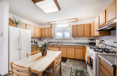 Volcano House | Quiet cul-de-sac house near Volcanoes National Park & golf - snowbird-friendly