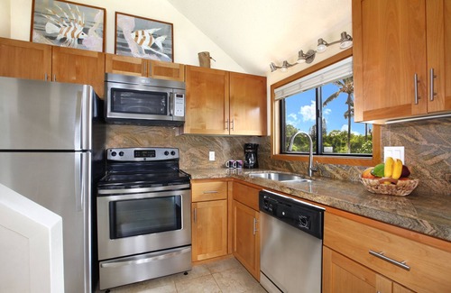 Princeville Condo | Sealodge E-5, Offers dramatic views of the Pacific Ocean.