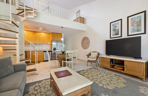 Kahuku House | Spacious Townhouse by the beach, free parking