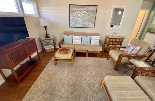 Kailua House | Steps to Kailua Beach, Immaculate & Private 1 BR. Great Reviews and Value!
