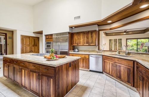 Kahaluu Bay House | 🏖️Stunning Ocean Views | Private Pool | Gated Community