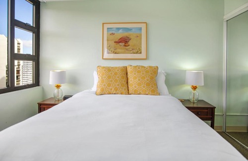 Waikiki Apartment | THE PINEAPPLE SUITE at THE WAIKIKI BANYAN