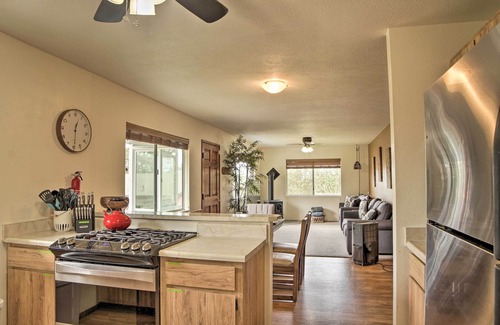 Ohia Estates Cottage | Tropical Volcano Bungalow < 4 Mi to Nat'l Park!
