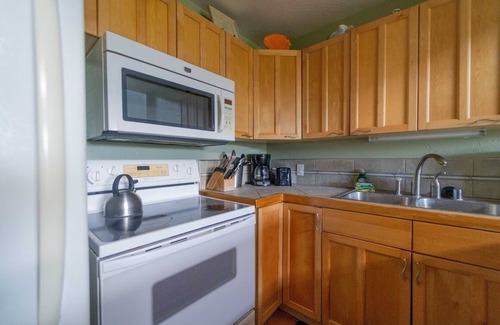 Kahuku Condo | Turtle Bay Wicked Wahine, Legal Short term rental on the North Shore.