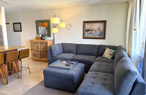 Waikiki Condo | Waikiki Banyan - Ocean View, Free Parking, Beach Gear plus lots of extras!