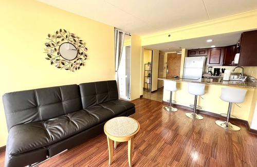 Waikiki Condo | Waikiki Condo - Ocean View - Minutes from the Beach!
