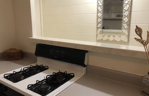 Waikiki Apartment | ~Waikiki~ LOWEST RATES IN AREA ~ 3 Bedroom ~ Fully Furn ~ Blocks to Beach ~
