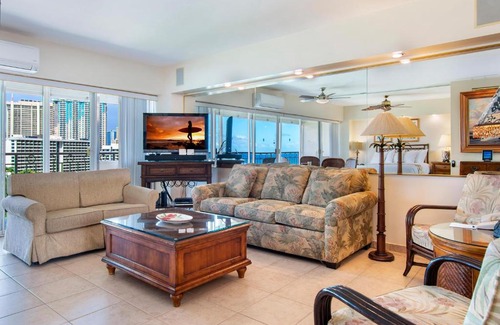 Waikiki Apartment | Waikiki Shore 1308