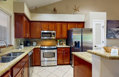 Kamuela Condo | Walk to the Beach Mauna Lani Villa w/Outdoor Kitchen: Pool, Hot Tub & Gym
