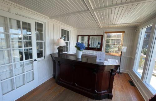 Ocracoke Hotel | 01-Pirate Suite at The Castle Inn