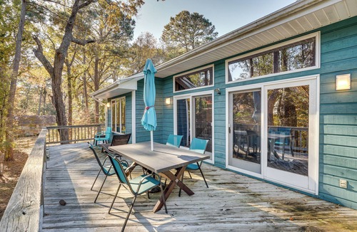 Southern Shores Cottage | 1/2 Mi to Beach Access: Southern Shores Gem + Deck