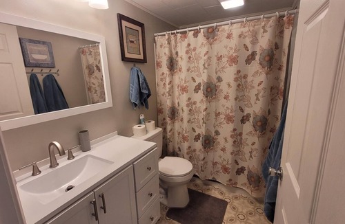 Mount Airy House | 1-bd Bungalow/Free Parking/nice space for 2