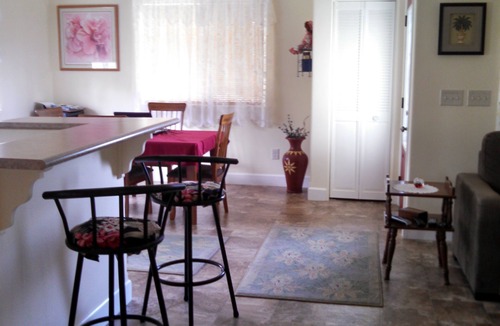 Fern Acres House | 1 Bdr 1 Bth House With Whirlpool Tub