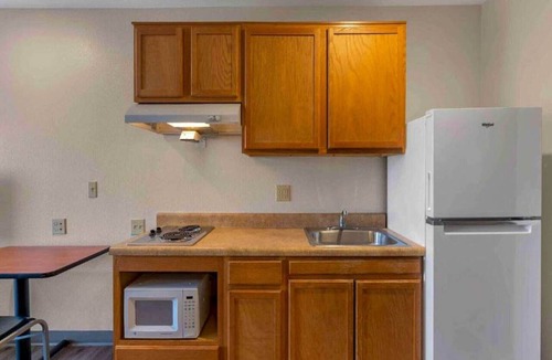 Bossier City Apartment | 1 Bed | ADA/RI Shower/Suite/Kitchen