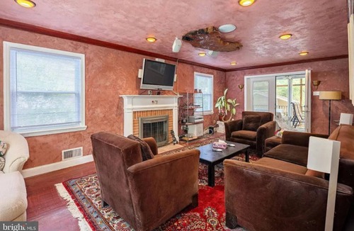 Wheaton-Glenmont House | 1 bed/private bath/not an apartment/walk to metro