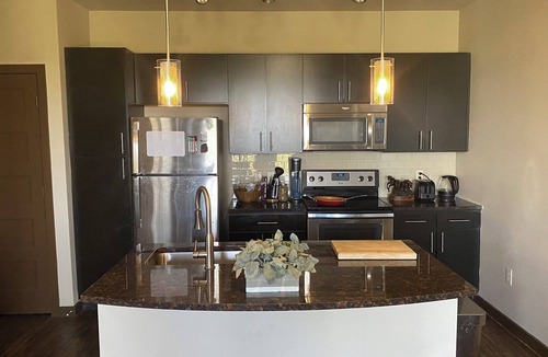 Dawson Apartment | 1-Bedroom Apartment with Excellent Location and Downtown Views