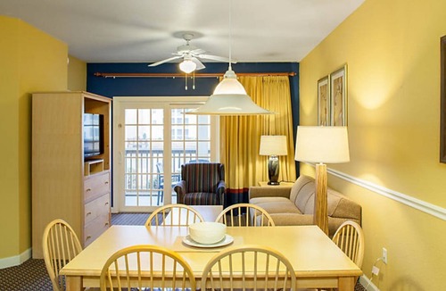 Myrtle Beach Resort | 1 Bedroom Deluxe at Harbour Lights Resort