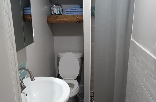 Hopewell House | 1 Bedroom House that Sleeps up to 3