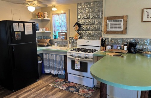 Hays County Cottage | 1 Bedroom Vacation Cottage in San Marcos/Wimberley, TX