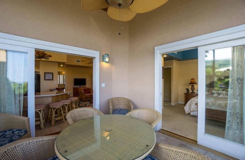 Kahaluu Bay Condo | 1 BR/2 BA Kona Coast Oceanfront Villa w/Private Lanai | Walk to Beach