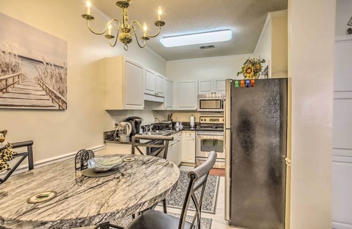 Vaught Condo | 1 Mi to Coast: Myrtle Beach Condo w/ Pool Access!