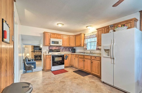 McCutcheon Field House | 1 Mi to MCAS New River: Peaceful Home w/Patio