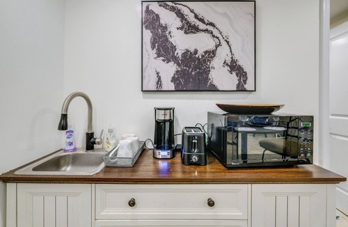 Silver Spring Apartment | 1 Mi to the Metro! Centrally Located Apt Near DC