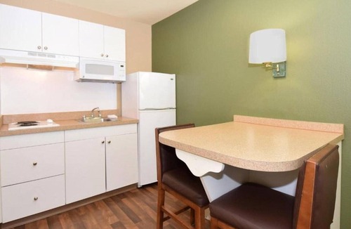 Germantown Apartment | 1 Queen Bed | ADA/RI Shower/Non-Smoking/Kitchen