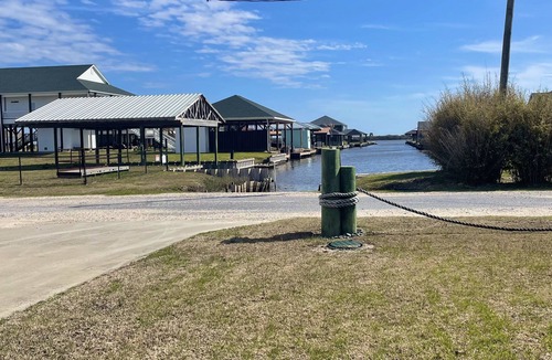 Hackberry House | 10% Discount- Hackberry Hideaway II Water View On Lake Calcasieu