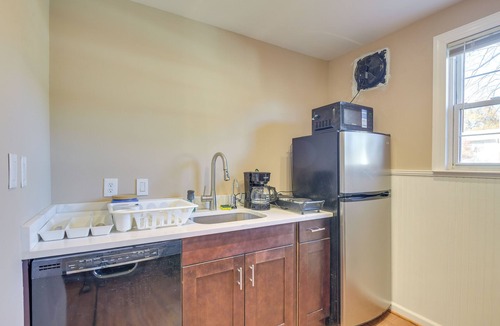 Berwyn Heights Apartment | 10 Mi to DC: Berwyn Heights Apt w/Shared Patio!