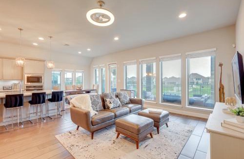 Manor House | 10 Min From Austin! High-End Home w/Nice Backyard
