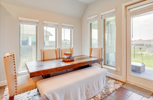 Manor House | 10 Min From Austin! High-End Home w/Nice Backyard