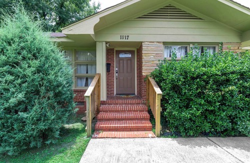 Columbus House | 10 Min to Downtown, Close to Dining-Boxwood Beauty