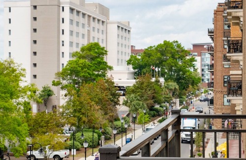 Wilmington Condo | 10min‣Airport Full Kitchen Balcony 20min‣Beach