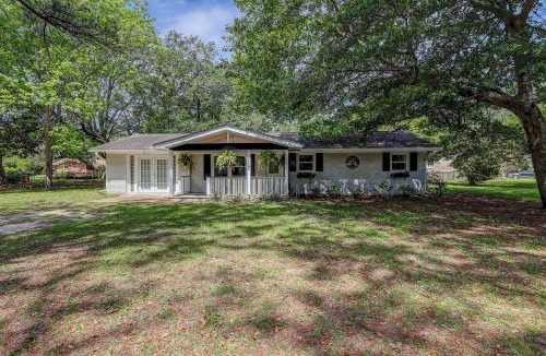 Charleston House | 1168 Wyndham Rd